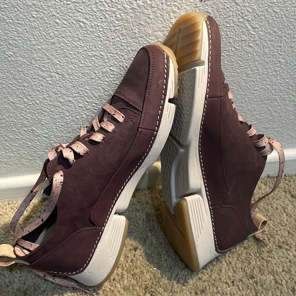 Ladies Clarks Casual Trainers Tri Spark Low Top US Size 9.5 in Purple Aubergine - Picture 5 of 6